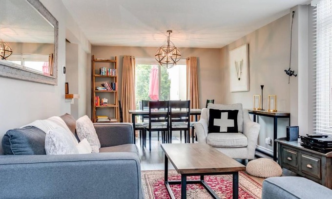 The Blue Mountains House | Blue Mountain 3BR, Sierra Lane Condo