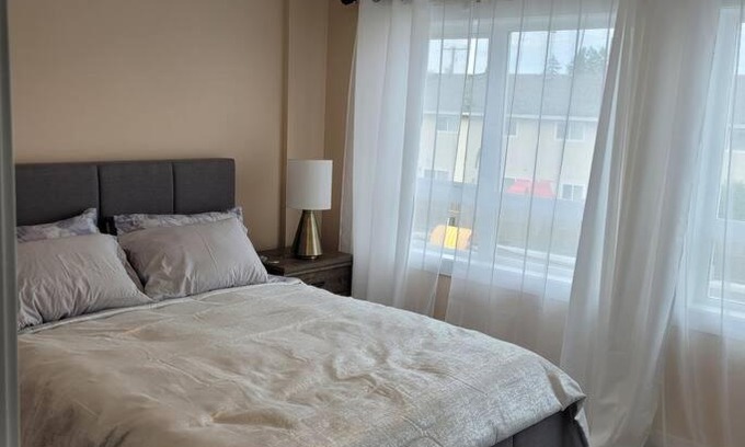 North Cowichan House | Brand New Luxury 1 bedroom Townhouse with full kitchen