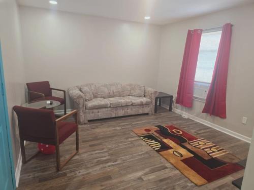 Roselawn Finance Apartment | Comfy 1BR Apt. in Pleasant Ridge