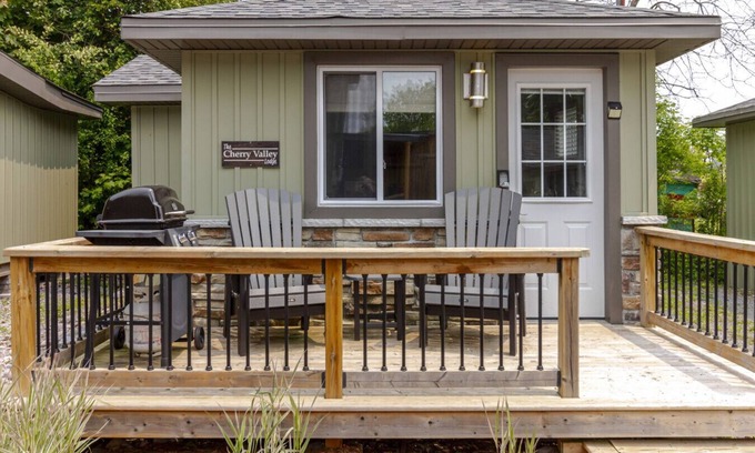 Bloomfield House | Couple`s Romantic PEC Getaway