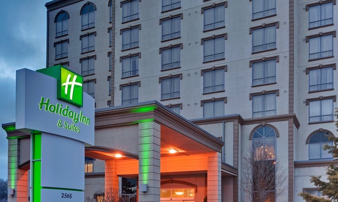 Mississauga Hotel | Holiday Inn Hotel & Suites Mississauga, an IHG Hotel