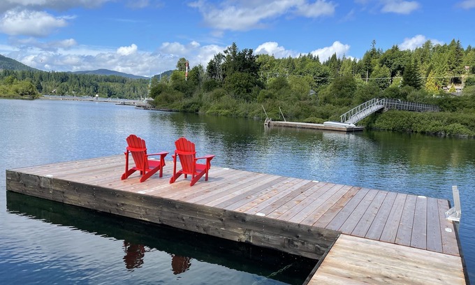 Lake Cowichan House | Lakey McLakehouse