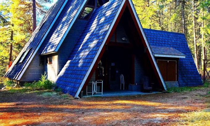 Slocan Park House | Motel ∙ 13 guests