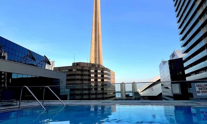 Downtown Toronto Apartment | MTCC RogersCenter 3B2B Free parking