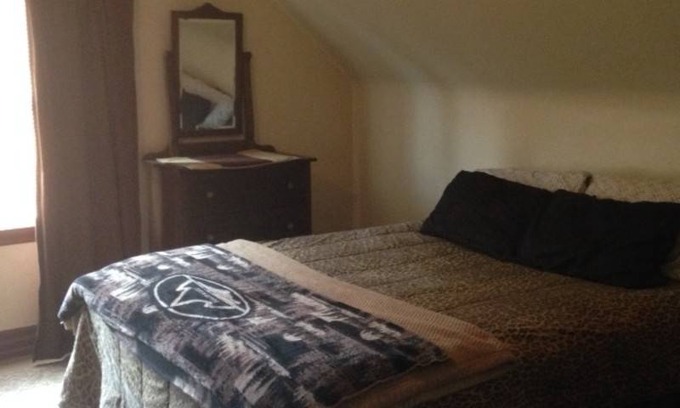 St. Catharines Resort | Private room ∙ 1 guest