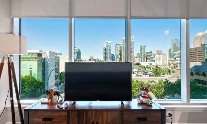Victoria Park Apartment | Simply Comfort. Unbelievable View 2BD 2BAPenthouse.Jacuzzi. Parking