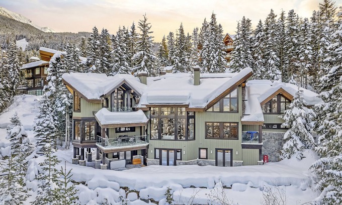 Whistler Creekside Ski Chalet | Slope Side Chalet | Ski in Ski out | Kadenwood