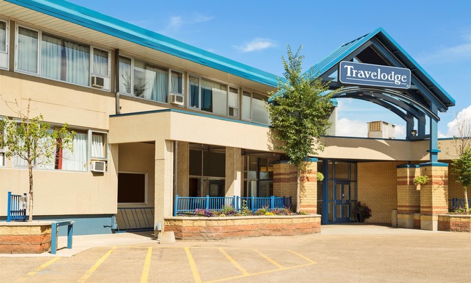 Northeast Edmonton Hotel | Travelodge by Wyndham Edmonton East