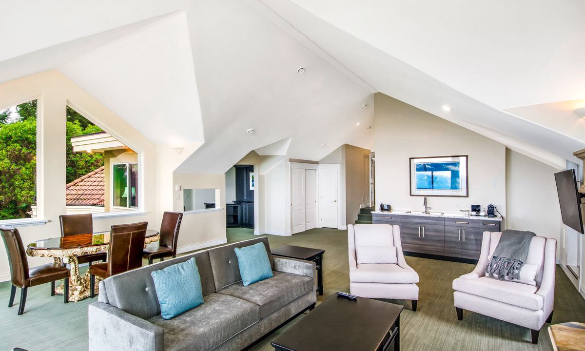Photo of Livingroom in Malahat