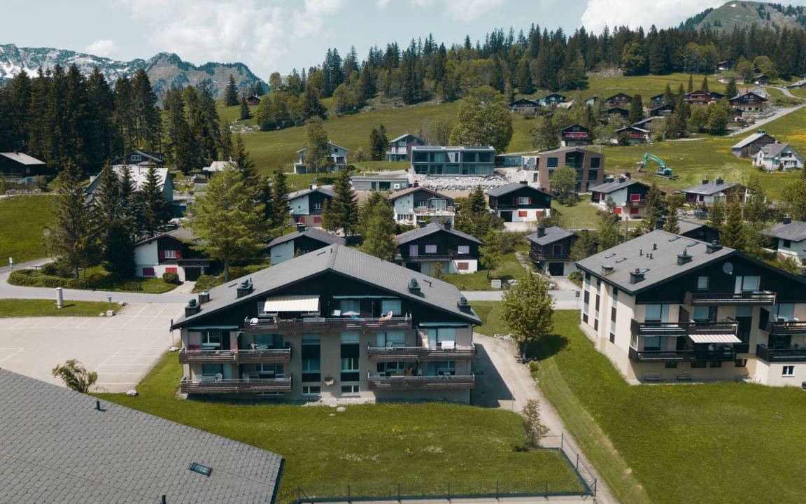 Photo of Buildings in Mitloedi