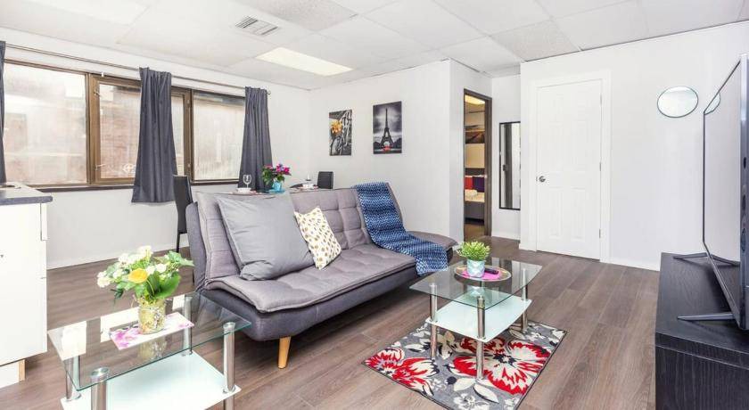 Photo of Livingroom in Centretown West