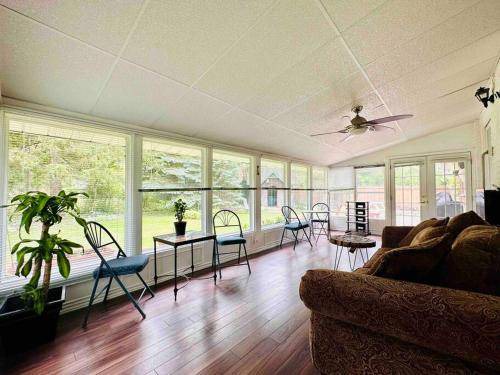 Photo of Livingroom in Queenston