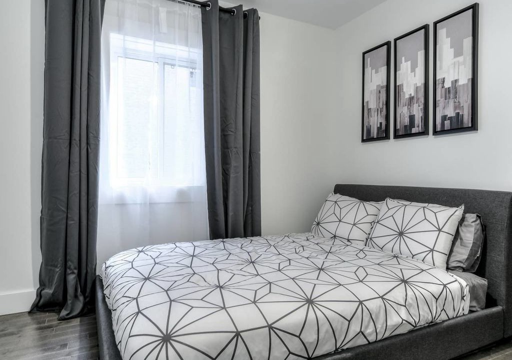 Photo of Bedroom in La Petite-Patrie