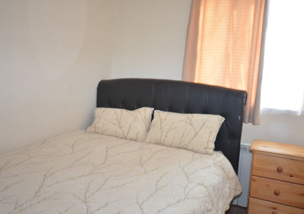 Photo of Bedroom in Mayesbrook