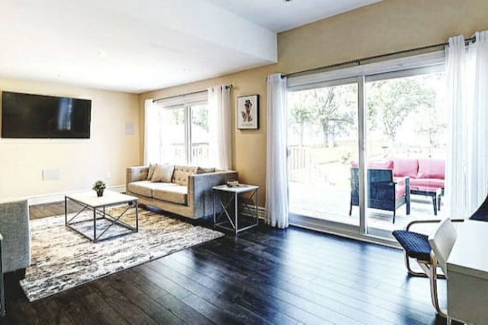 Photo of Livingroom in Hamilton