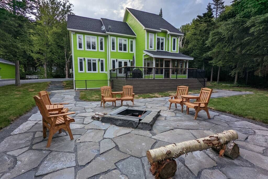 Photo of Patio Balcony in Humber Valley