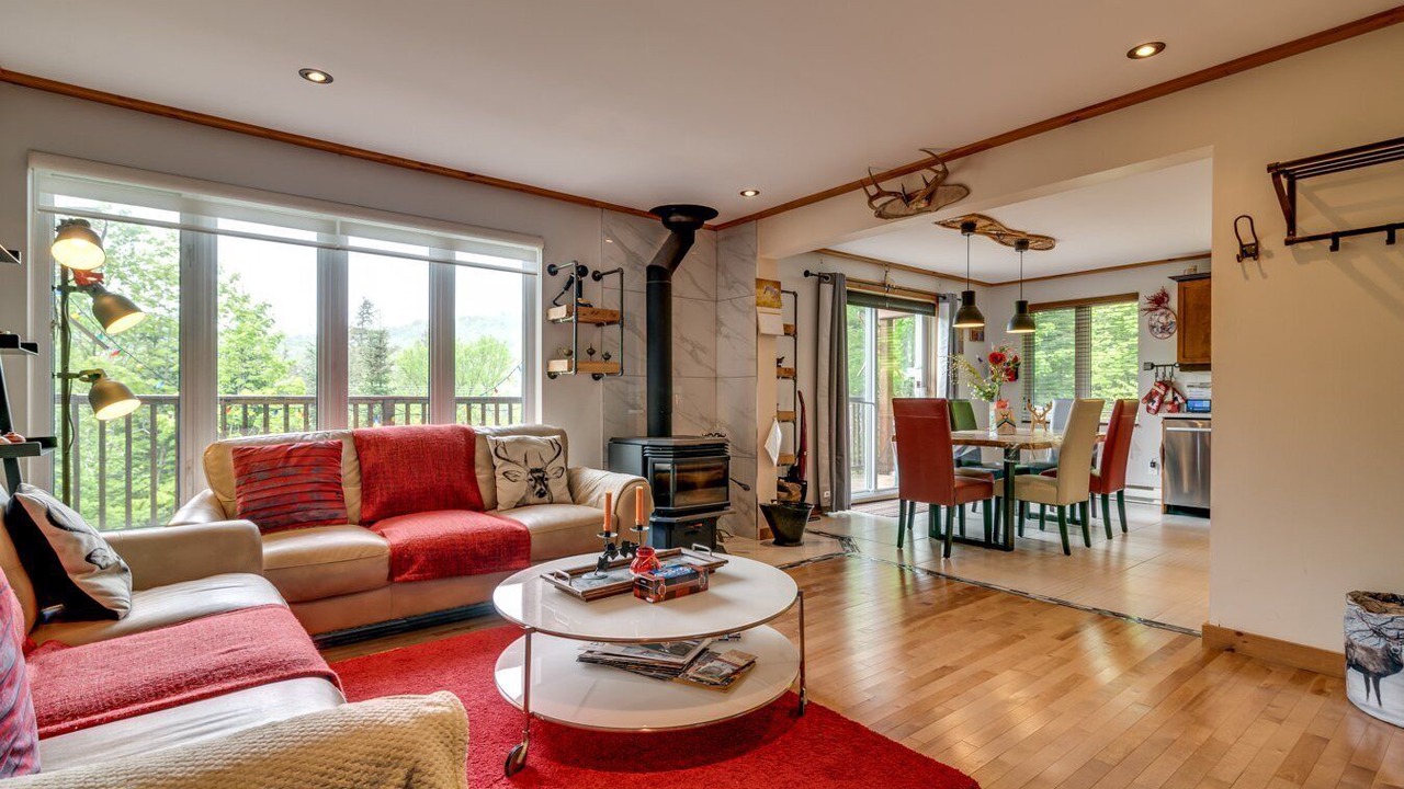 Photo of Livingroom in Amherst