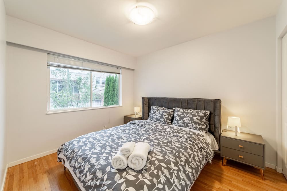 Photo of Bedroom in Oakridge