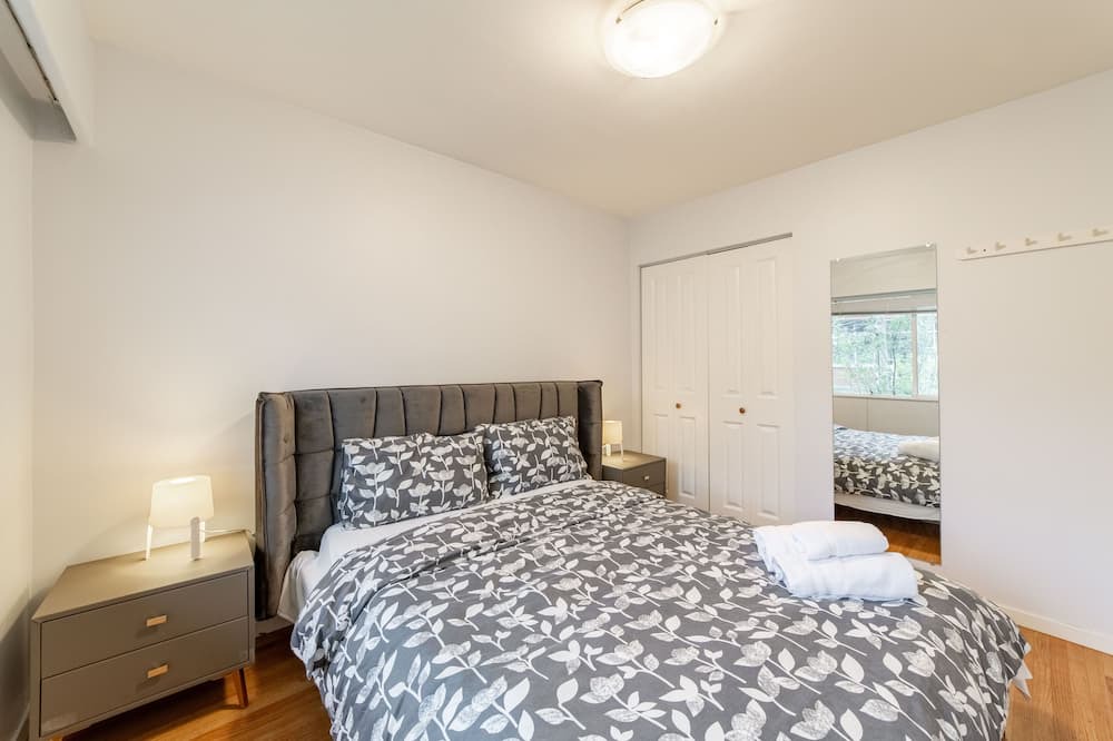 Photo of Bedroom in Oakridge