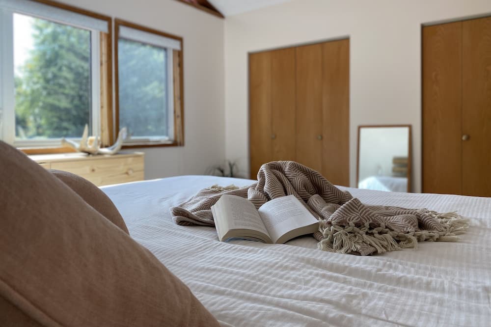 Photo of Bedroom in Calabogie