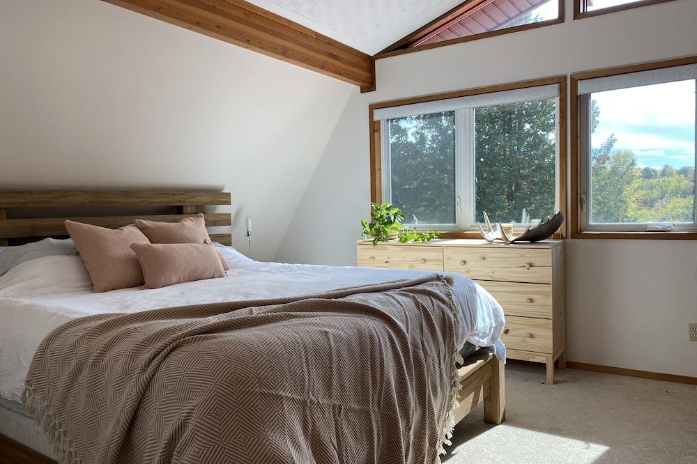 Photo of Bedroom in Calabogie