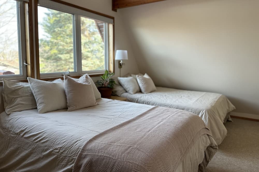Photo of Bedroom in Calabogie