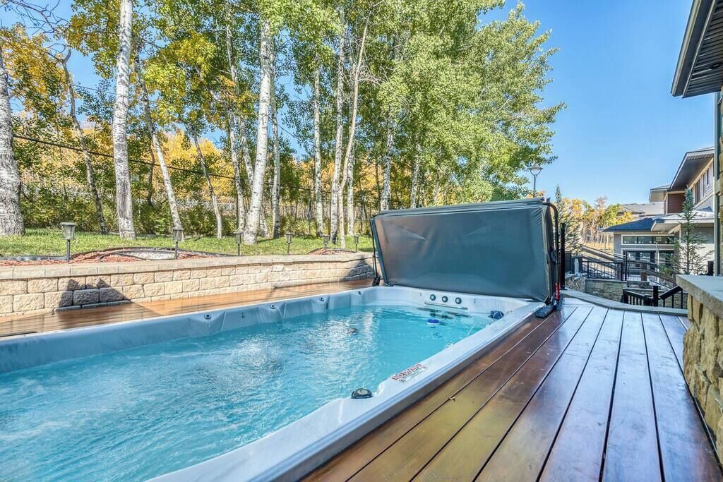 Photo of Outdoor in Springbank Hill