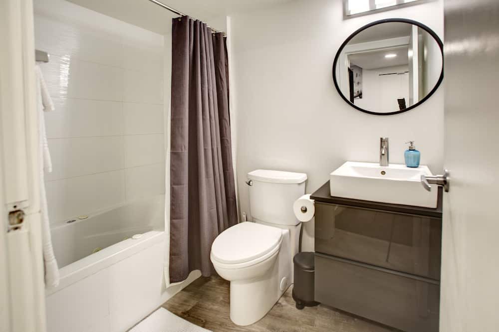 Photo of Bathroom in Nordic Estates