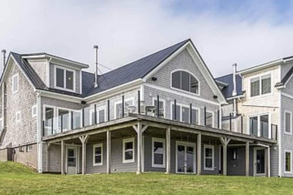 Photo of Outdoor in Cows Bay
