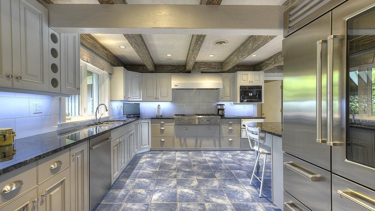 Photo of Kitchen in Saanich East