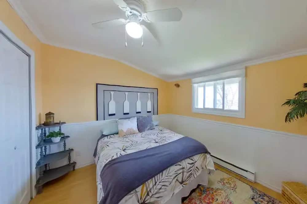 Photo of Bedroom in Greater Napanee
