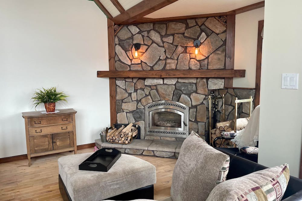 Photo of Livingroom in L'Anse-Saint-Jean