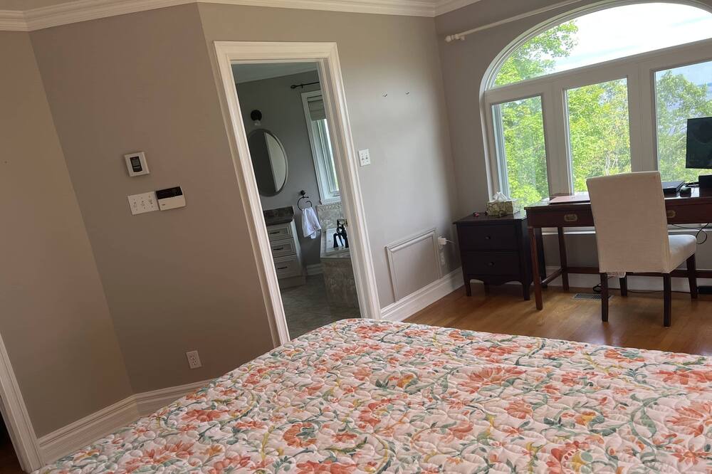 Photo of Bedroom in Grenville-sur-la-Rouge