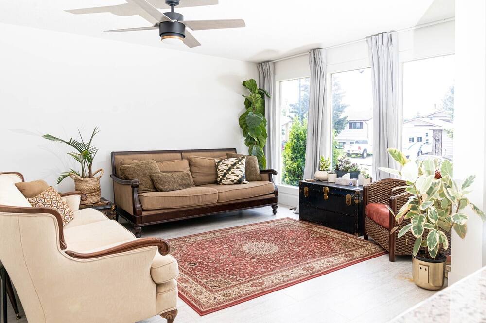 Photo of Livingroom in Red Deer