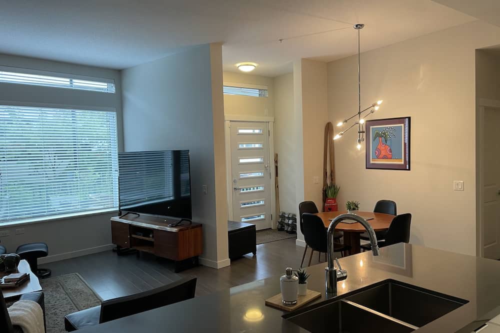 Photo of Livingroom in Lower Lonsdale