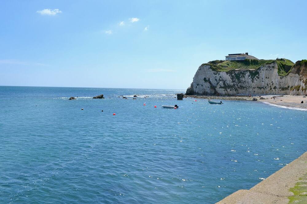 Photo of Others in Totland Bay