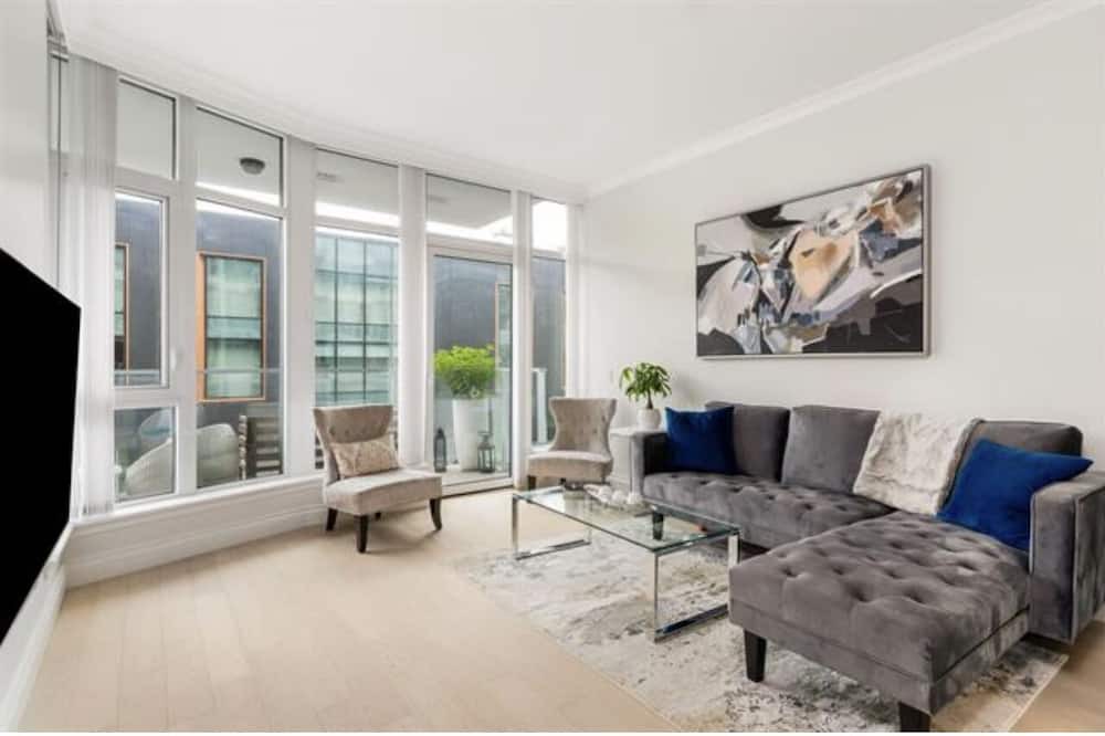 Photo of Livingroom in Lower Lonsdale