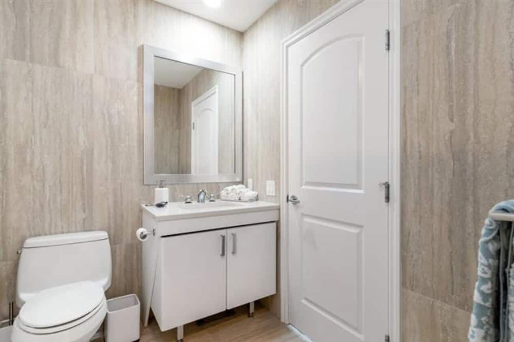Photo of Bathroom in Lower Lonsdale