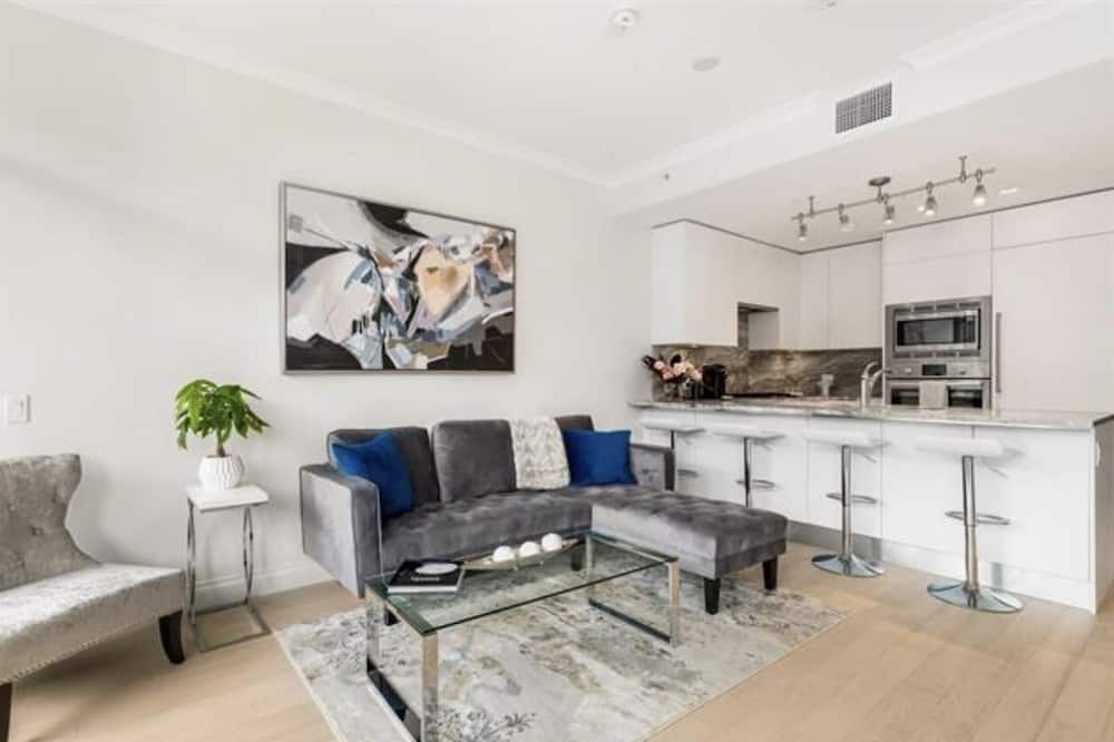 Photo of Livingroom in Lower Lonsdale