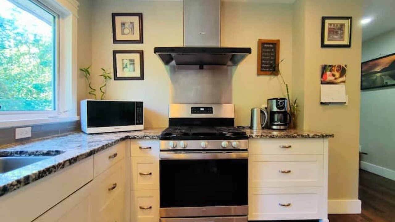Photo of Kitchen in Saanich West