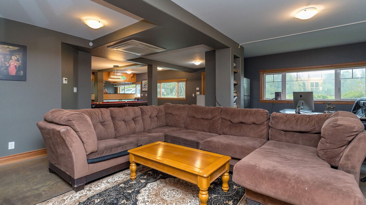 Photo of Livingroom in Cowichan Bay