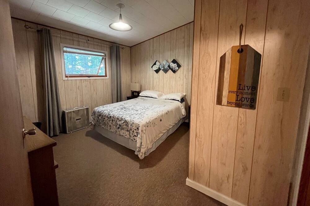 Photo of Bedroom in Candle Lake