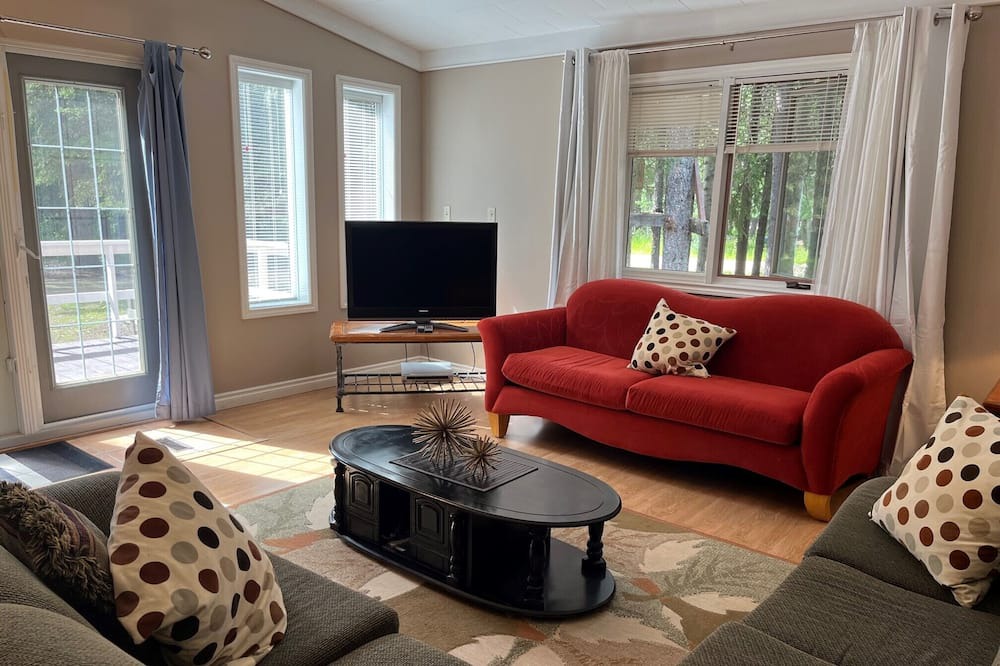 Photo of Livingroom in Candle Lake