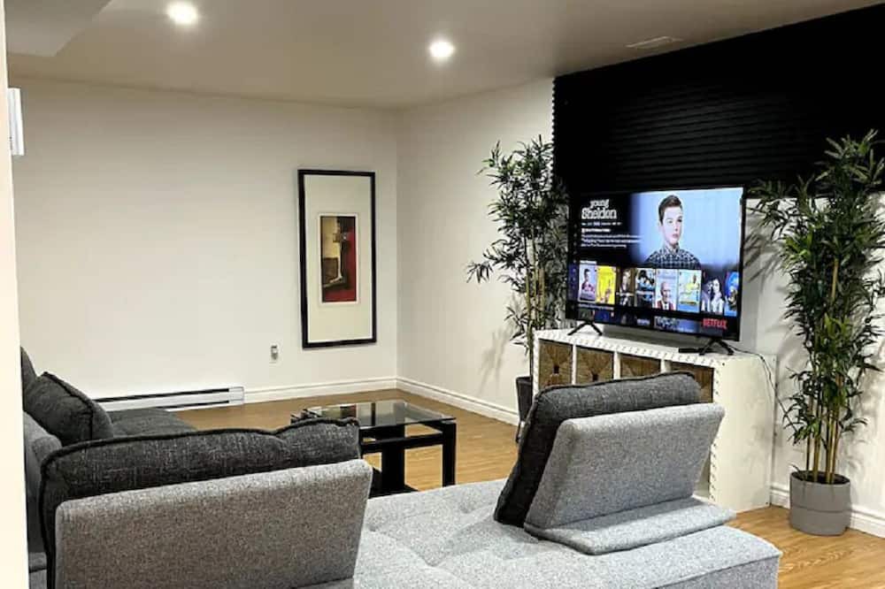 Photo of Livingroom in Fassett