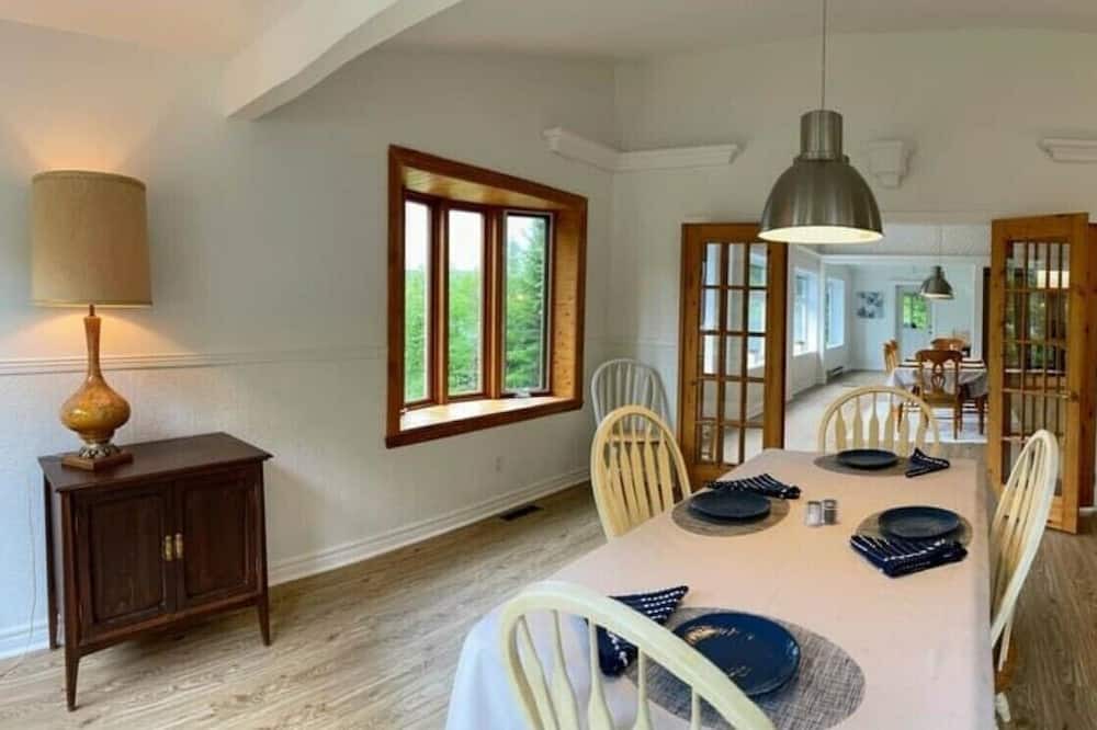 Photo of Bedroom in Saint Donat