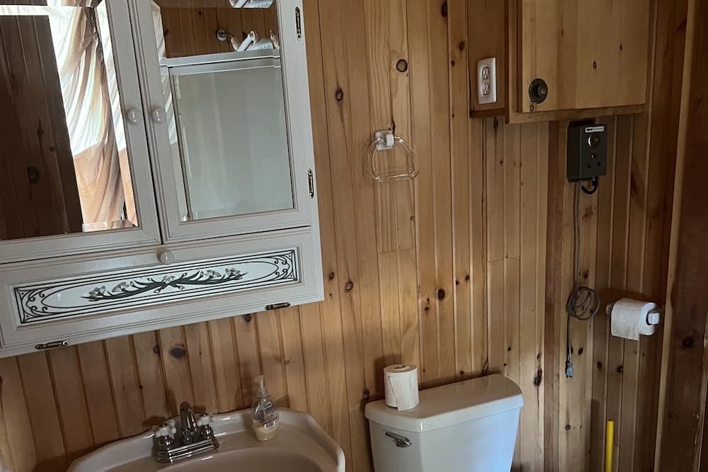 Photo of Bathroom in Leeds and the Thousand Islands