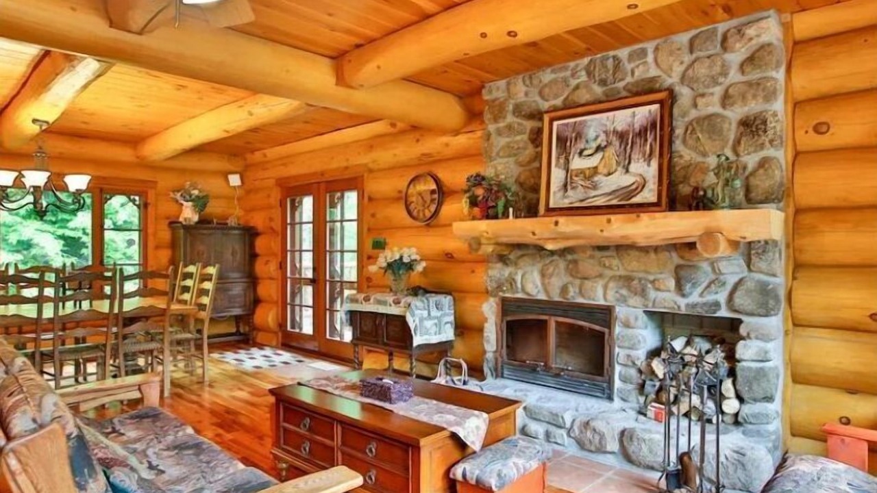 Photo of Livingroom in Grenville-sur-la-Rouge