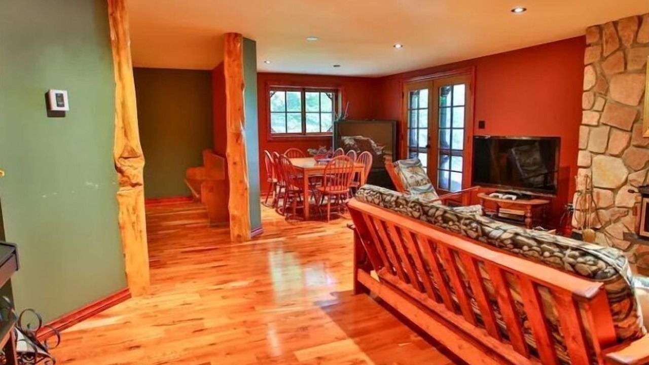 Photo of Livingroom in Grenville-sur-la-Rouge