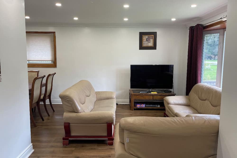 Photo of Livingroom in Trenton