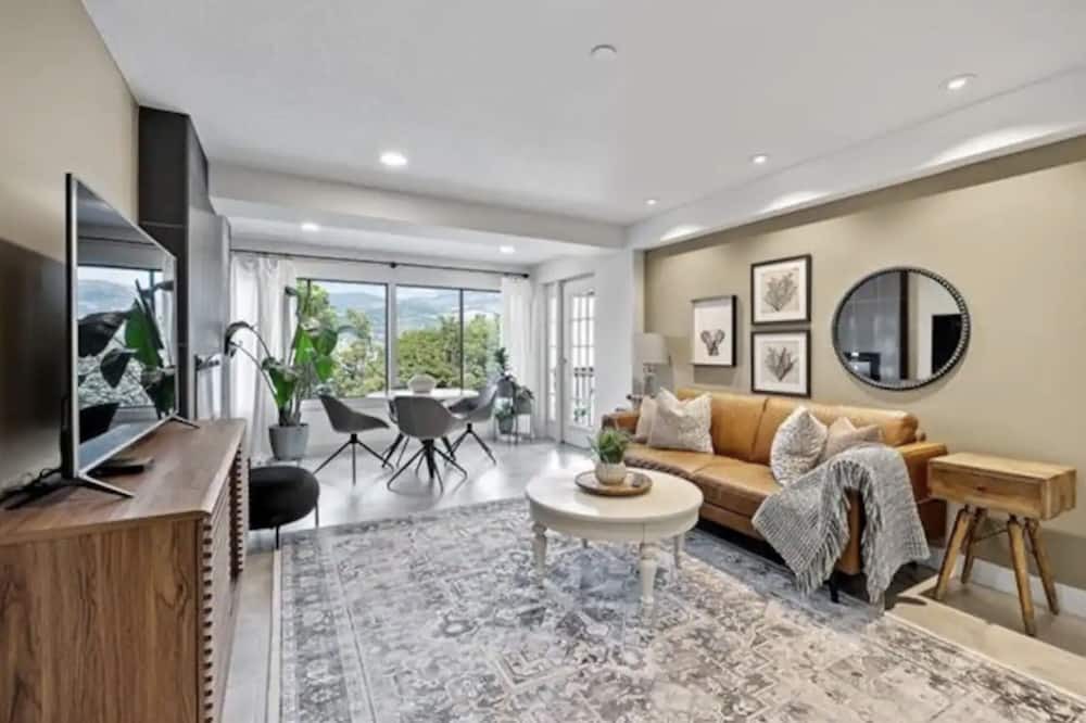 Photo of Livingroom in Kelowna Central Business District